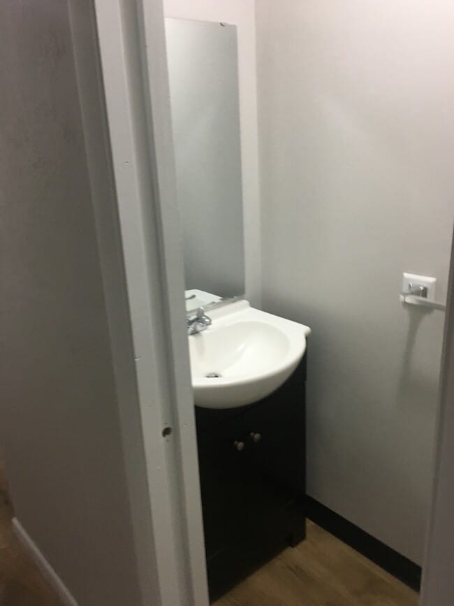 Building Photo - 788 Hazelwood Ave