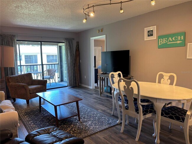 Foto del edificio - 204 Meadow Ln