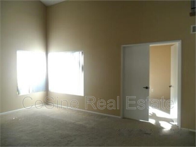 Building Photo - 10695 Esmeraldas Dr