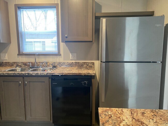 Building Photo - 2701 Huizenga St