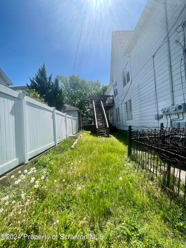 Foto del edificio - 126 S Lincoln Ave