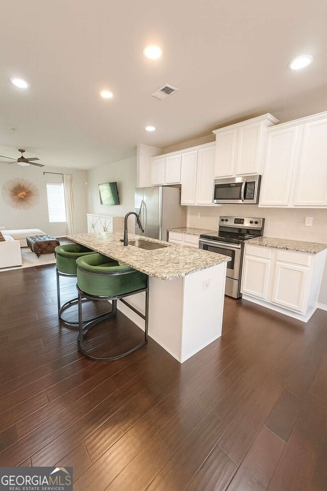 Foto del edificio - 3841 Equity Ln