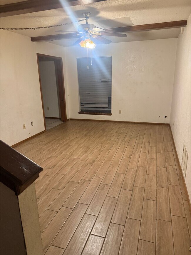 Foto del edificio - 1166 N Eagle Ln