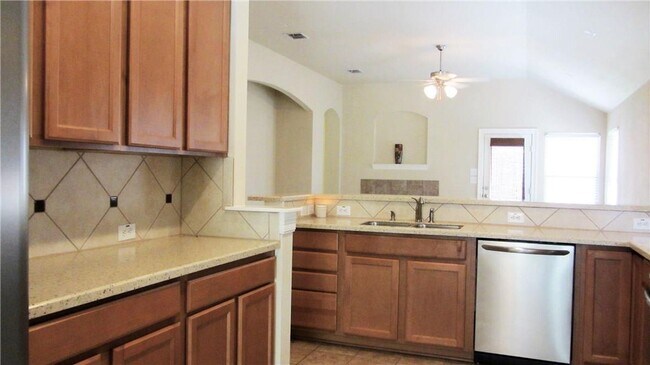 Foto del edificio - Beautiful well-maintained 3 BR home in desirable, conveniently located Paloma Creek!