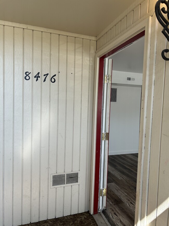 Foto del edificio - 8476 S Westridge St