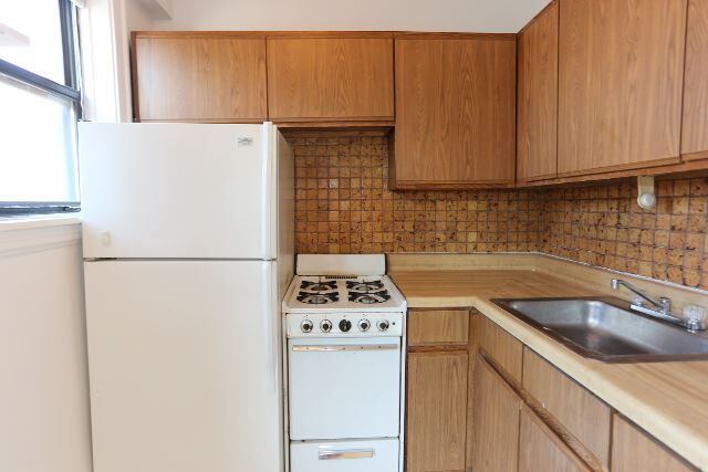 Foto del edificio - 629 W Belmont Ave