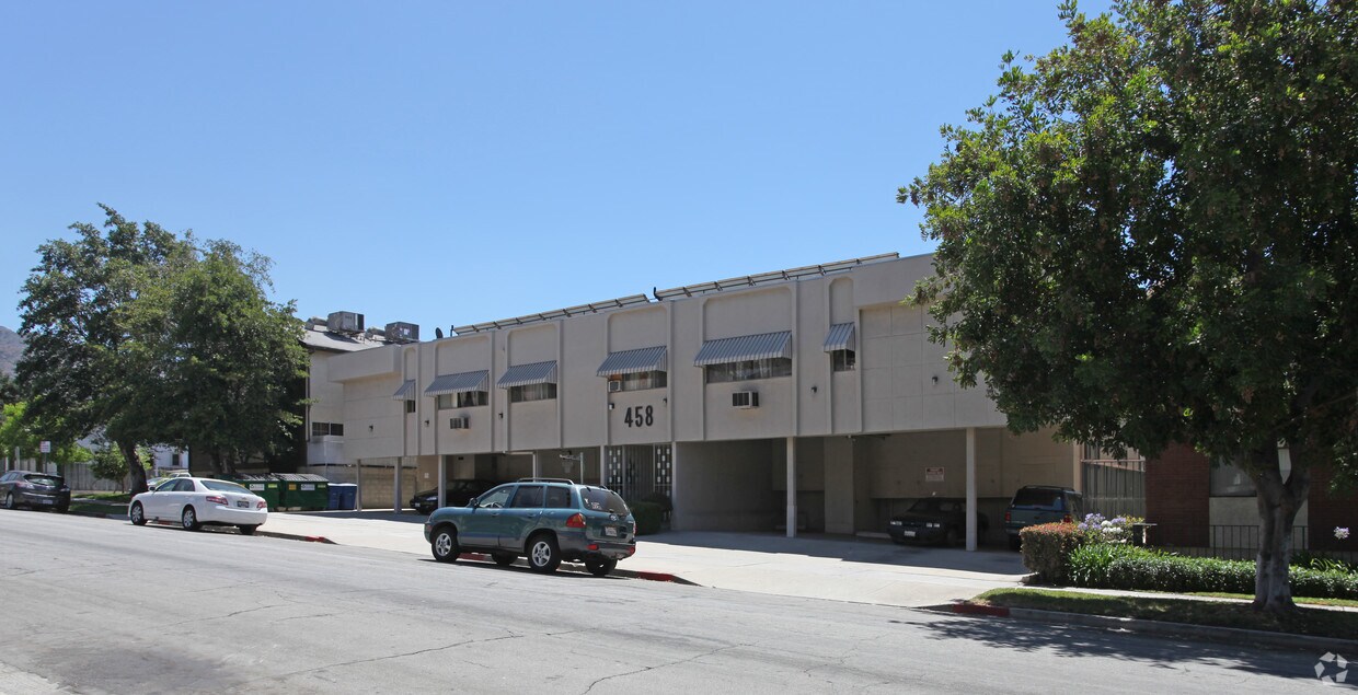 Building Photo - 458 E Tujunga Ave