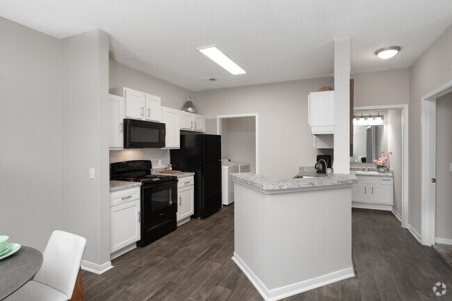 2 habitaciones, 2 baños - 1057 pies cuadrados - Cocina - Summer Trace at Gulf Shores