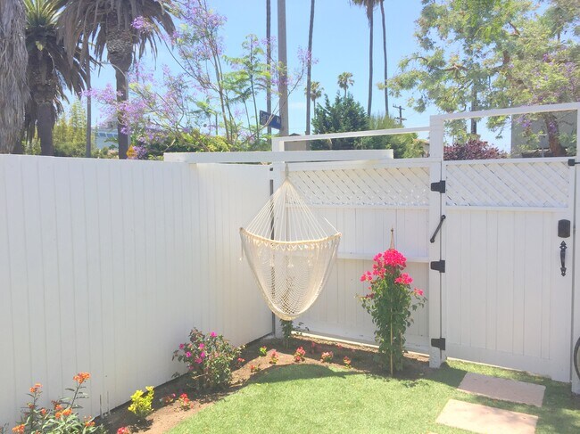 Foto del edificio - 2306 1/2 Ocean Ave