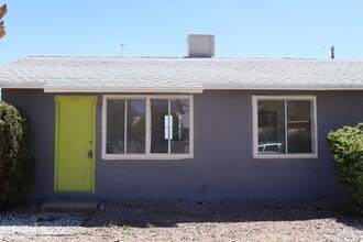 Building Photo - 533 Graham Pl