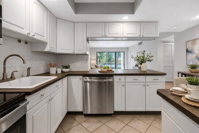 Foto del edificio - 2322 S Cypress Bend Dr