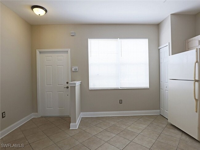 Building Photo - 3618 Pine Oak Cir