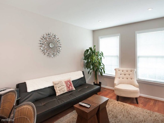 Foto del edificio - 1 br, 1 bath  - 250 N Broadway