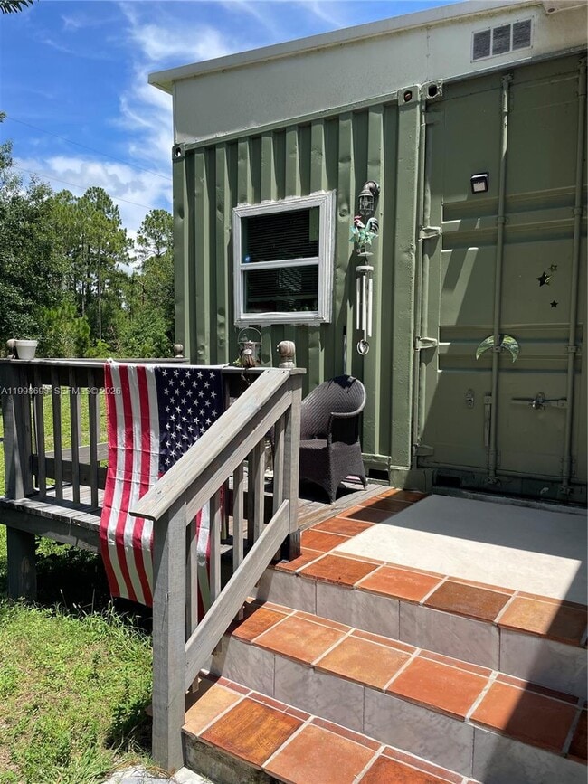 Building Photo - 551 Avenida Del Sur