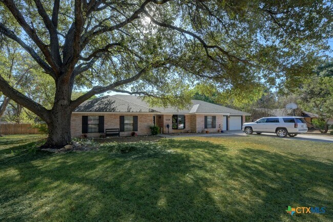 Foto del edificio - 1229 Rapids Rd