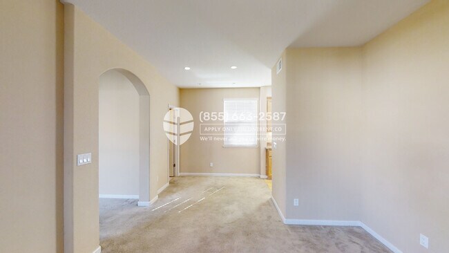 Building Photo - 214 Sedona Pl