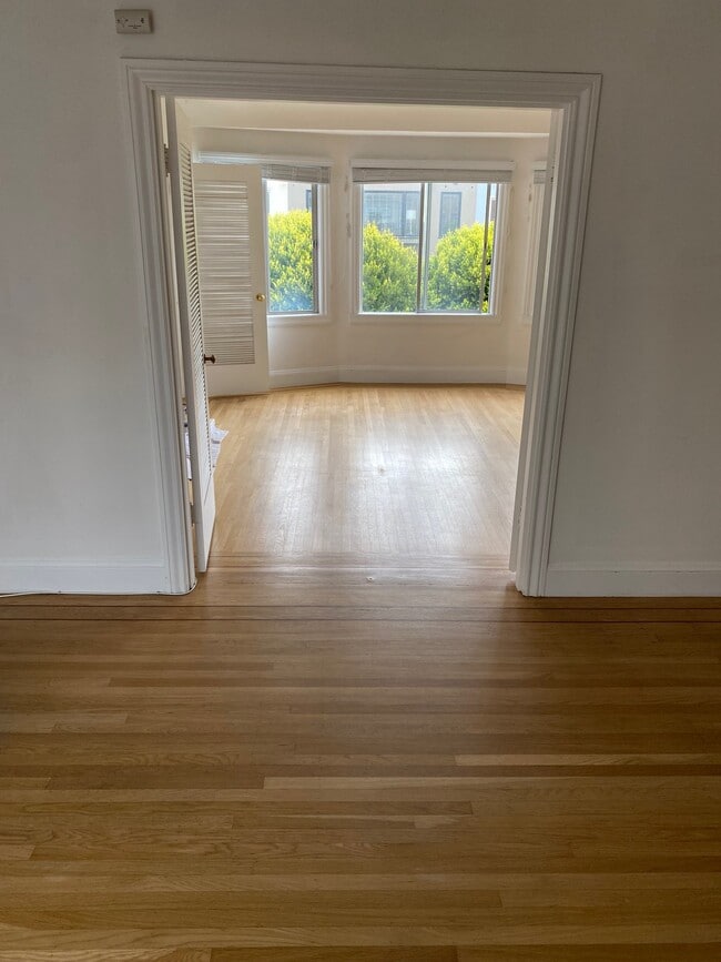 Bedroom Looking To Living Room - 2350 N Point St