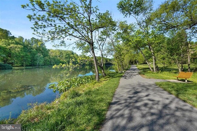Foto del edificio - 7156 Winter Rose Path
