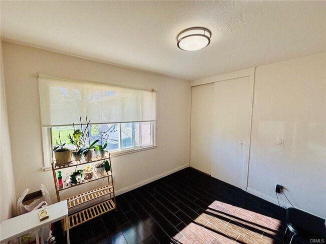 Foto del edificio - 23813 Calvert St