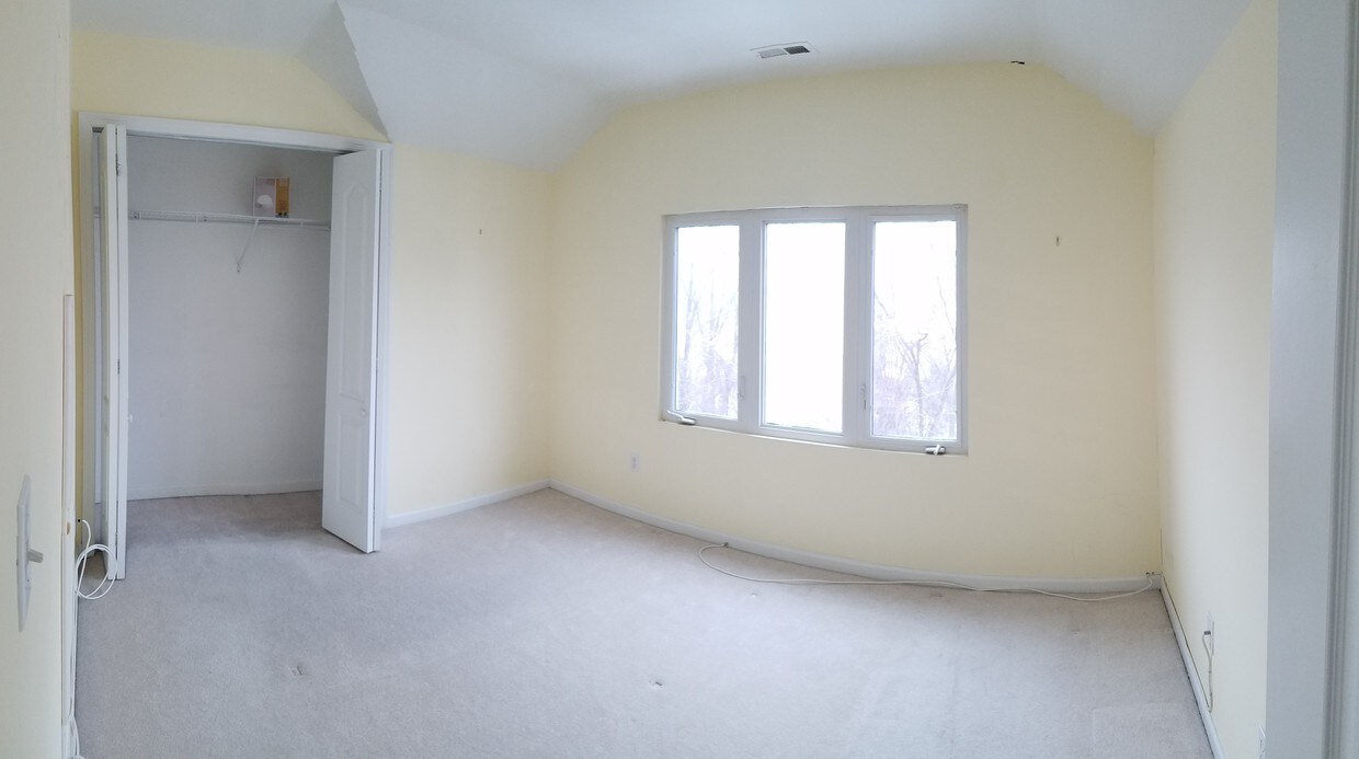 Primary Photo - 350 Sand Ln