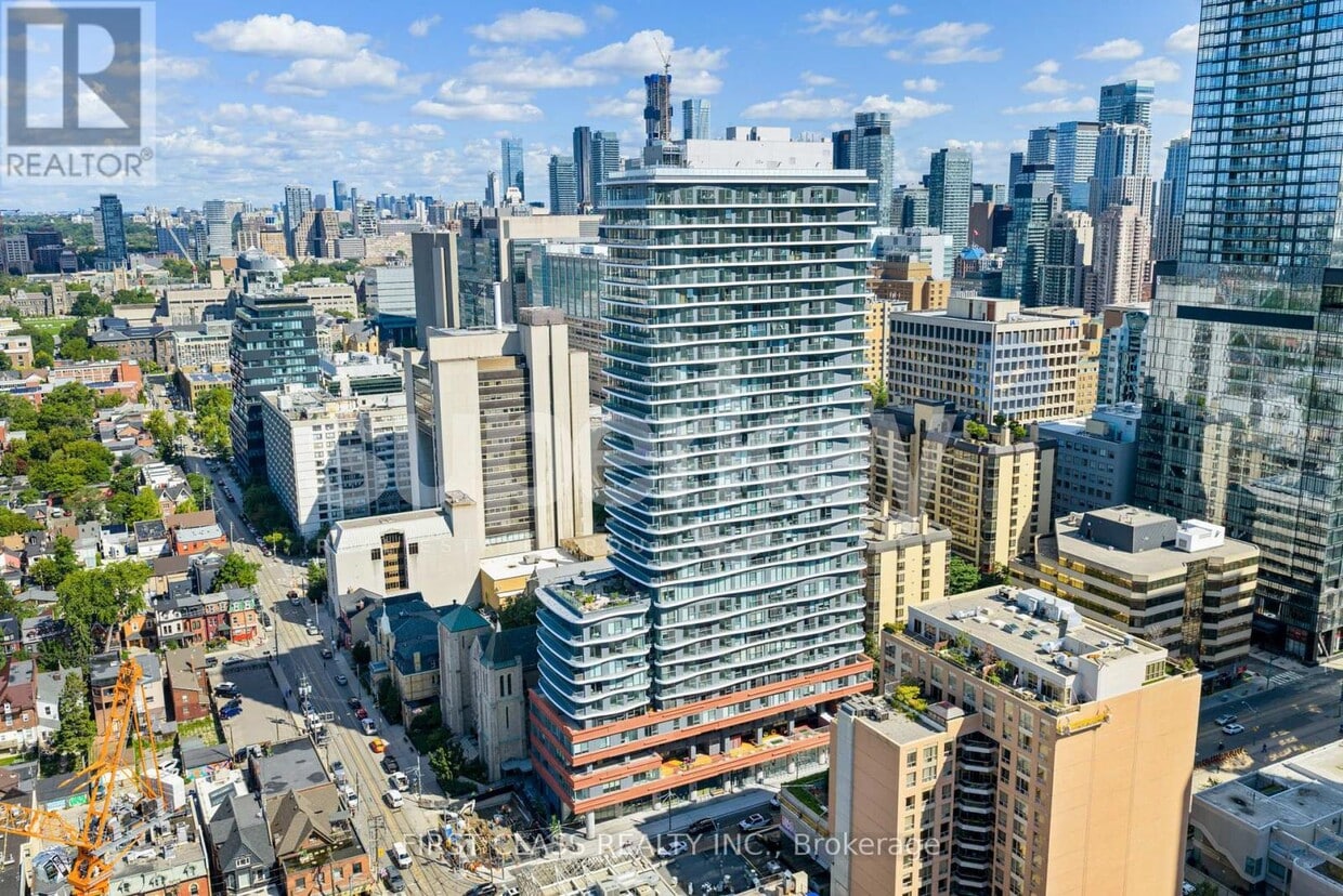Primary Photo - 280 Dundas St W