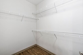 Building Photo - Lofts At Bass