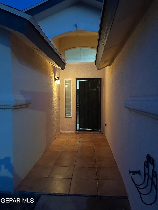 Foto del edificio - 6008 Chippendale Ave