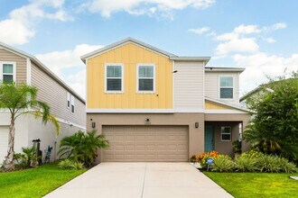 Building Photo - 13009 Oak Hill Way