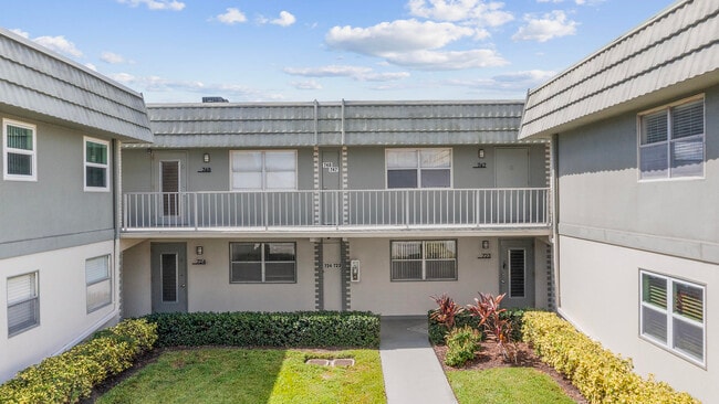 Building Photo - 723 Flanders Dr