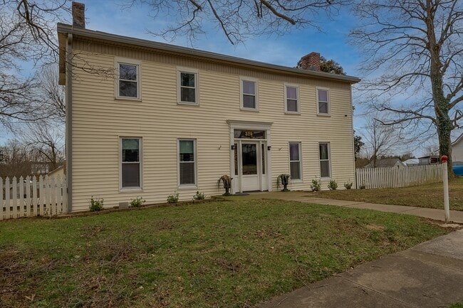 Building Photo - 329 Grayson St