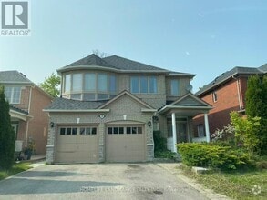 Building Photo - 28 Delphinium Ave