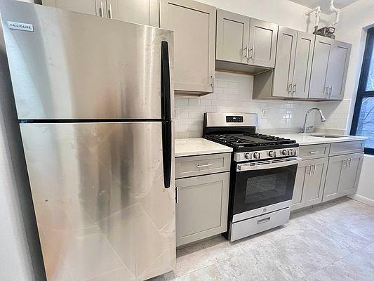 Foto principal - 2 bedroom in BRONX NY 10452