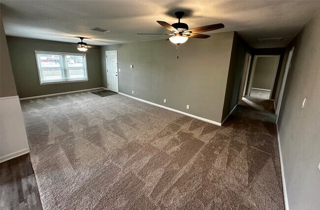 Building Photo - 318 Melton St