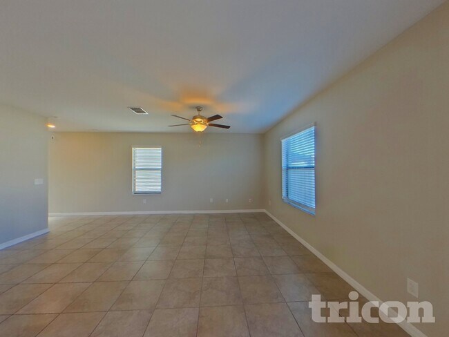 Building Photo - 7116 Salt River Ave