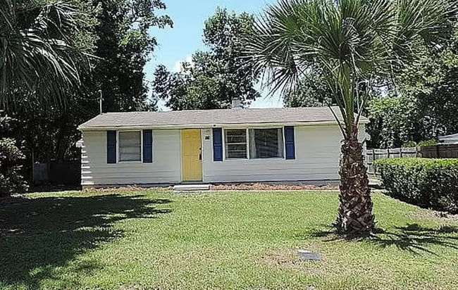 Building Photo - 118 Kelly St