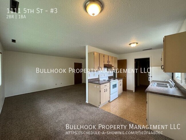 Foto del edificio - 2 bedroom apartment in nice 4 plex