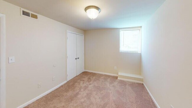 Foto del edificio - 6000 Amberwood Rd