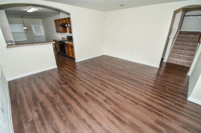 Foto del edificio - 3610 Bluebird Park Ln