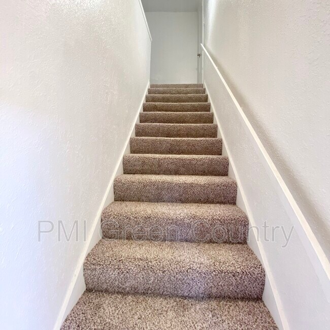 Foto del edificio - 6607 S Zunis Ave