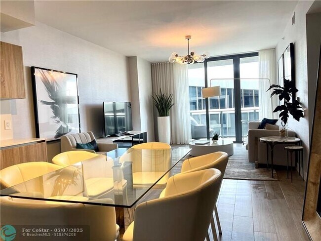 Foto del edificio - 2960 NE 207th St
