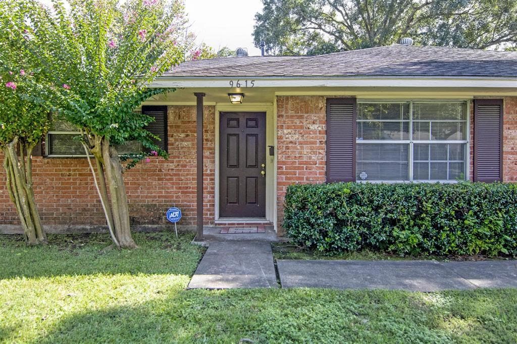 9615 Meadowvale Dr, Houston, TX 77063 House Rental in Houston, TX