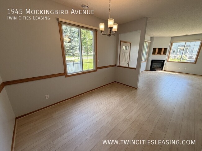 Foto del edificio - 1945 Mockingbird Ave