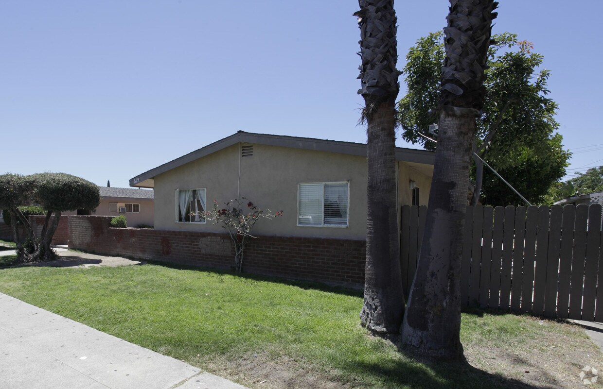 Foto del edificio - 875-879 S Olive St