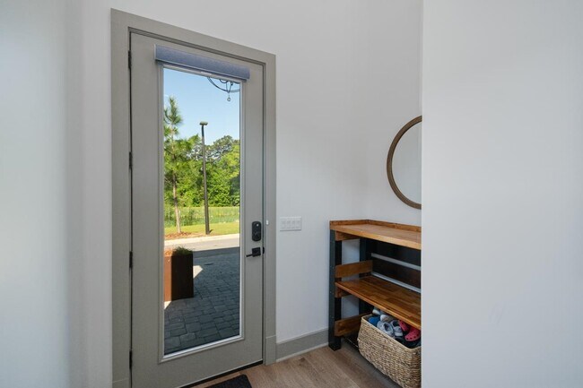 Foto del edificio - 2307 Lake Hall Rd
