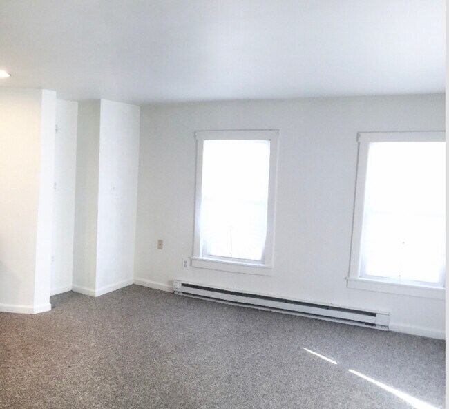 11 Meadow St Unit 1, Westfield, MA 01085 Apartments in Westfield, MA