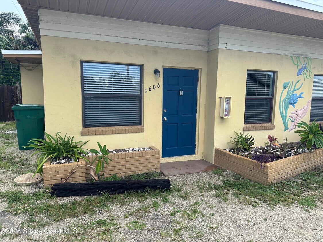 Foto principal - 1604 S Miramar Ave