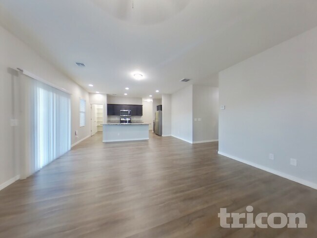 Foto del edificio - 4521 W Saddlebush Way