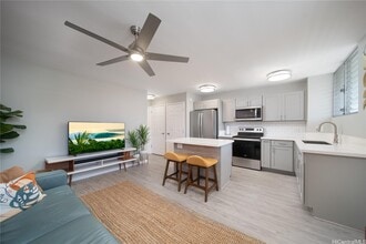 Building Photo - 1401 Lusitana St