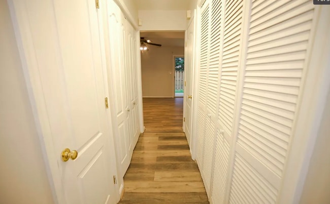 Building Photo - 1747 Wood Carriage Way