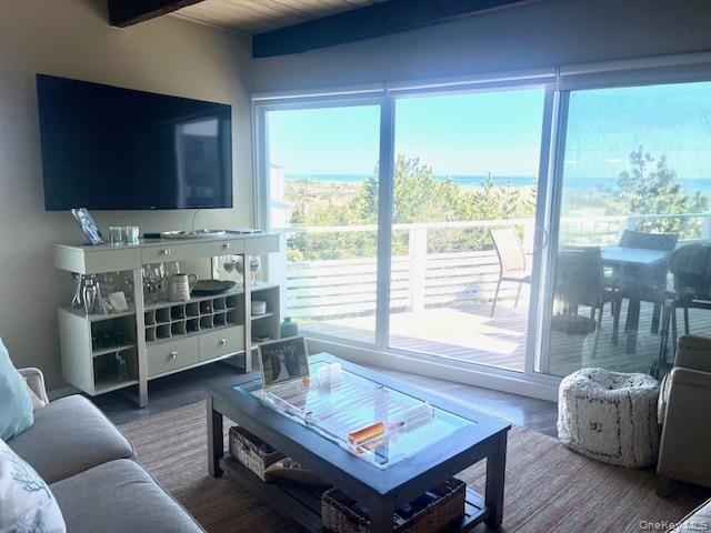 Building Photo - 539 Dune Rd